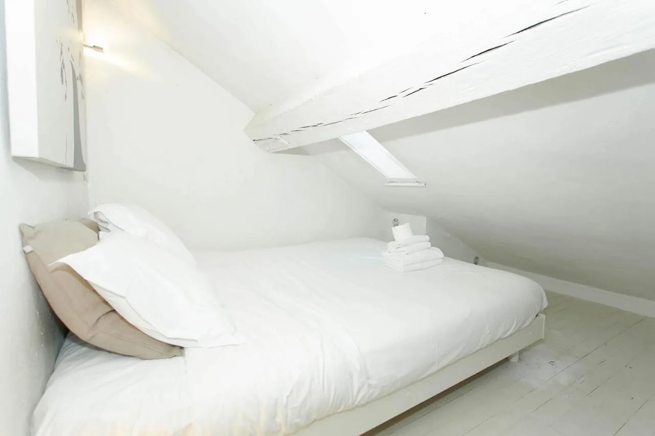 Ile Saint Louis - City Apartment Paris